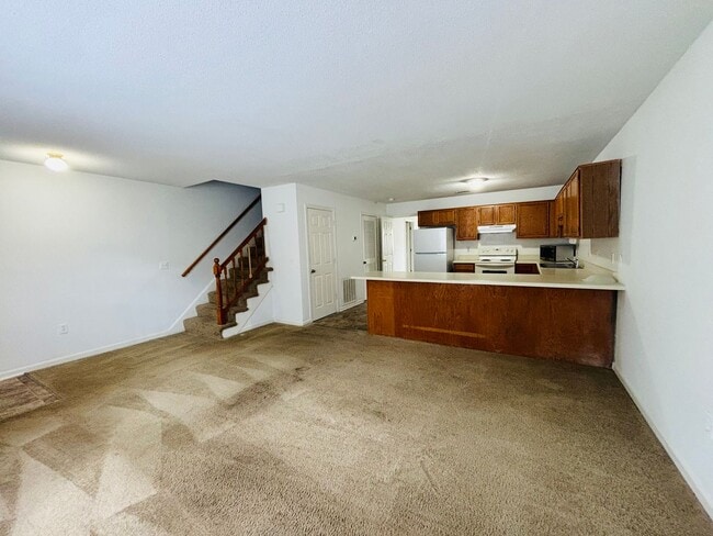 Building Photo - 850 Patrick Henry Dr