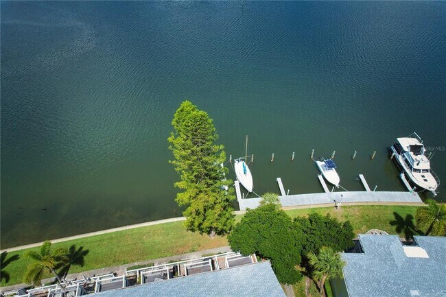 Building Photo - 165 Pompano Dr SE
