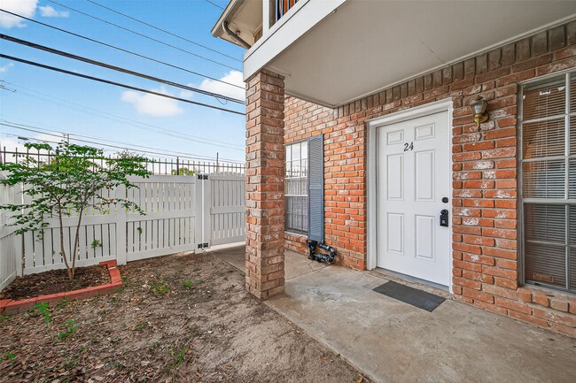 Building Photo - 14333 Memorial Dr