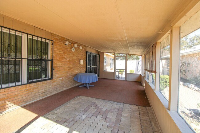 Building Photo - 10323 Quail Meadow St