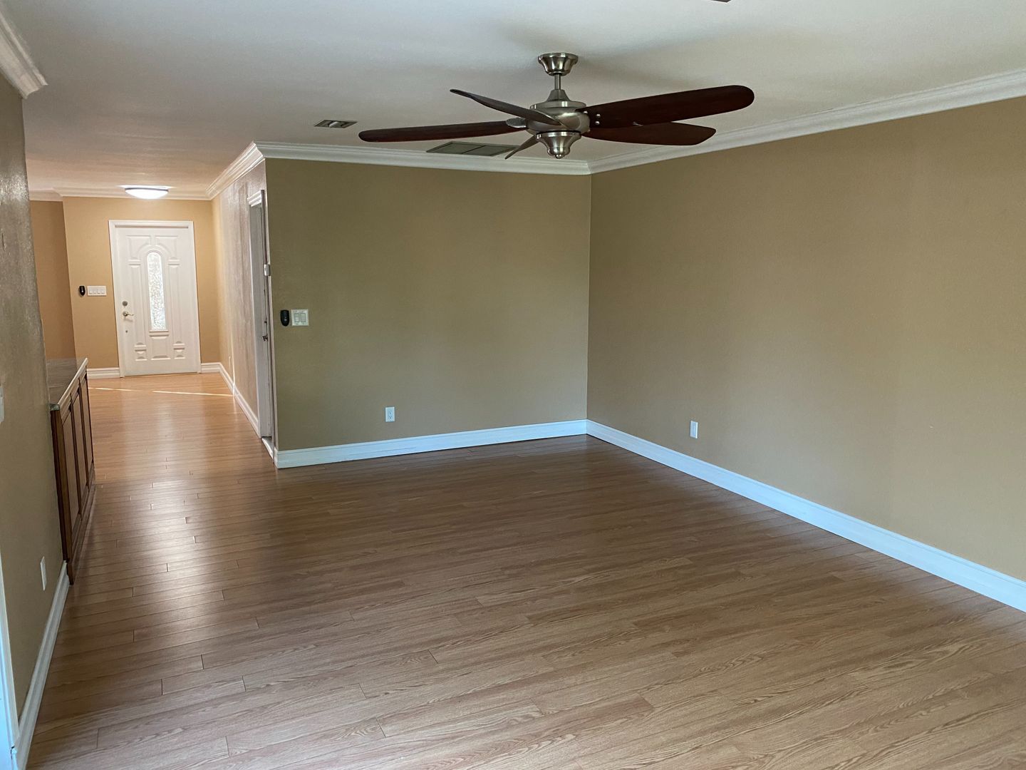 Building Photo - COMING SOON: Gorgeous, remodeled DIRECT ACCESS: 3 bedroom 2 bathroom water front home