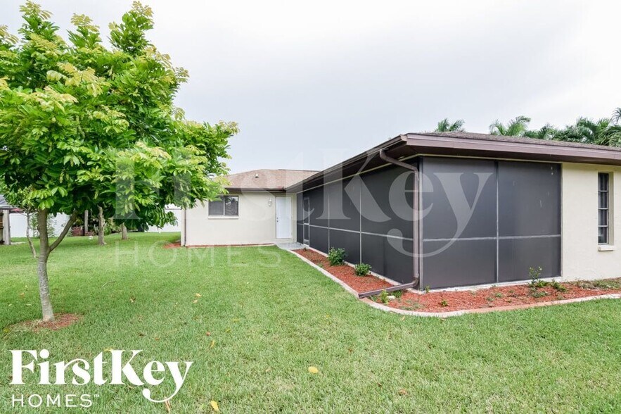 Building Photo - 620 SE 29th St