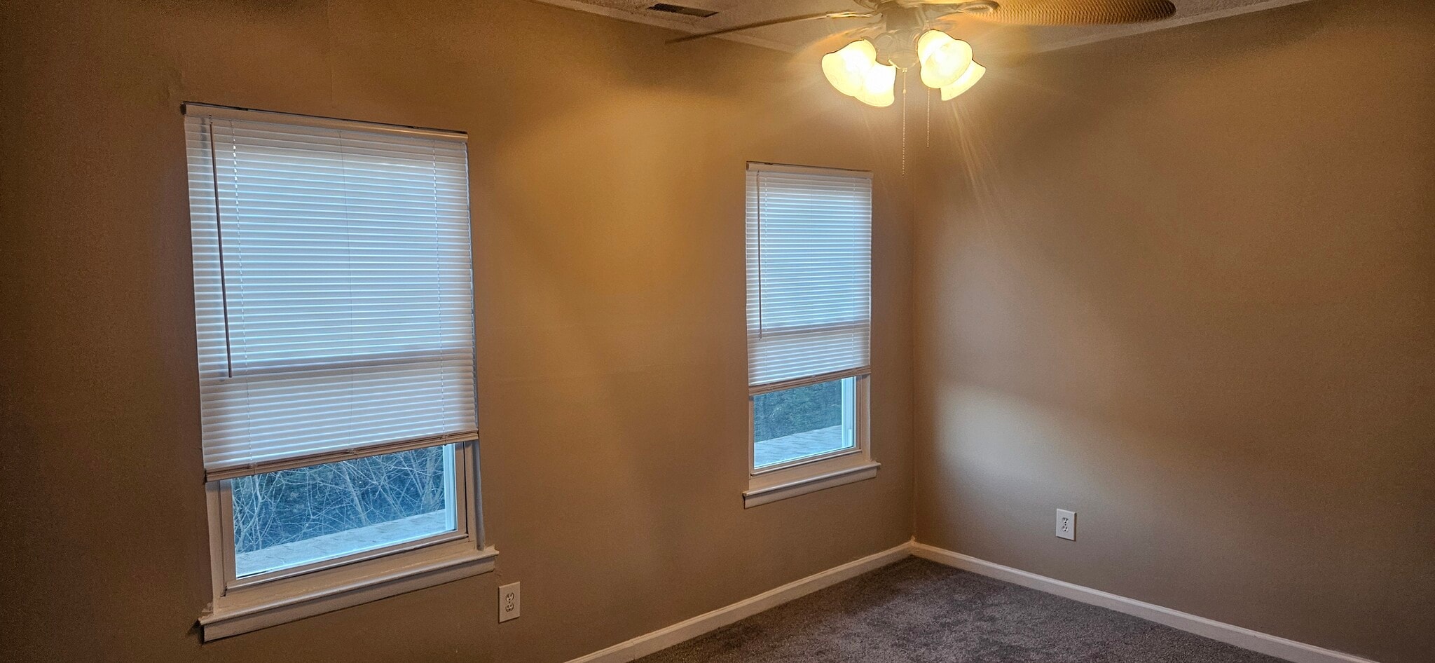 Building Photo - 225 Bay Ave