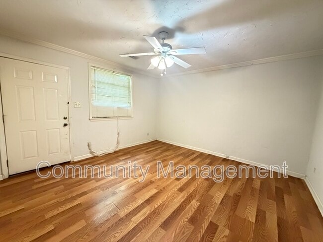 Building Photo - 18819 Greenwell Springs Rd