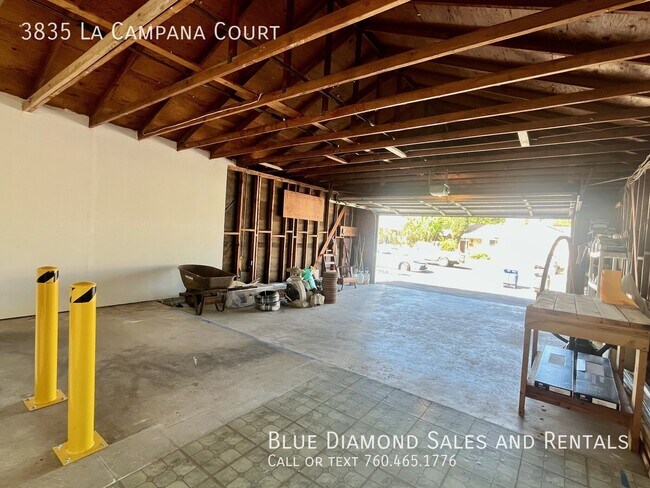 Building Photo - 3835 La Campana Ct