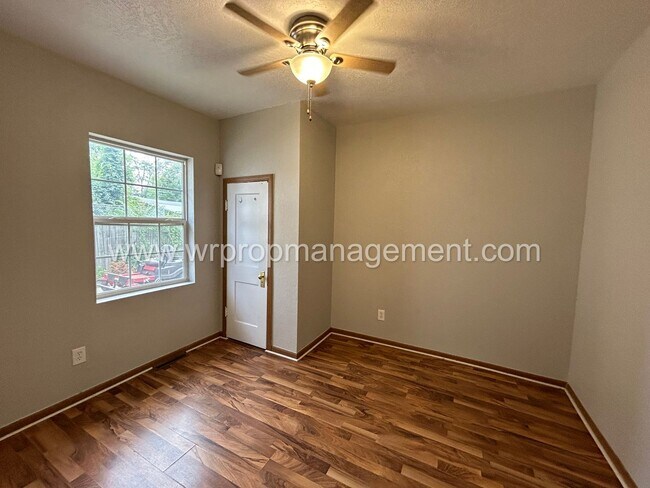 Building Photo - 1024 Elysian Ave