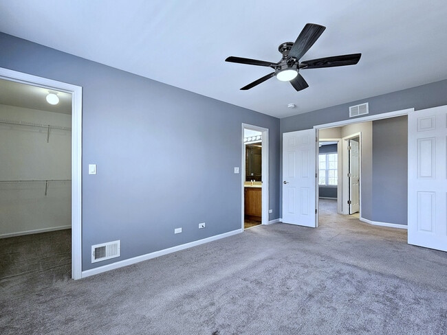 Building Photo - 464 Lancaster Dr