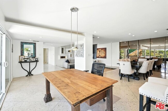 Building Photo - 14858 Round Valley Dr