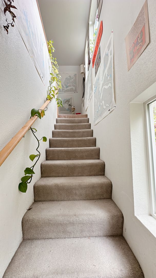 Building Photo - PRELEASE: 5 bdrm/2 bath in York neighborhood