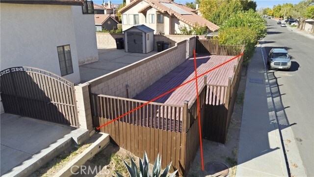 Building Photo - 325 Rainbow Terrace