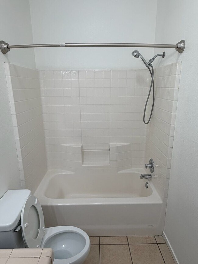 Building Photo - 1339 Vine St