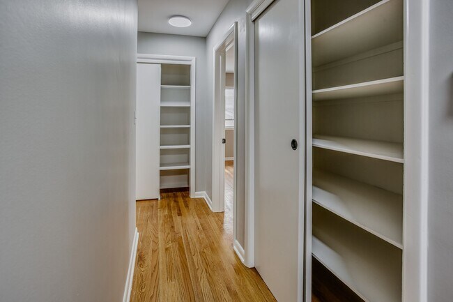 Building Photo - 7071 Izard St
