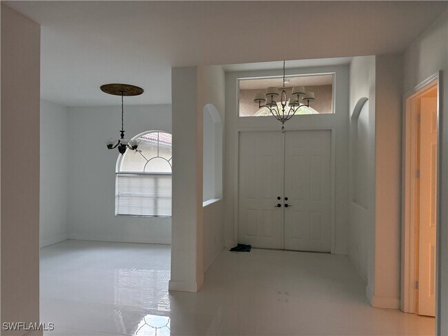 Building Photo - 871 Desoto Blvd S