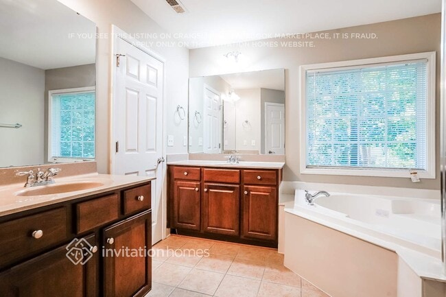 Building Photo - 3912 Song Sparrow Dr