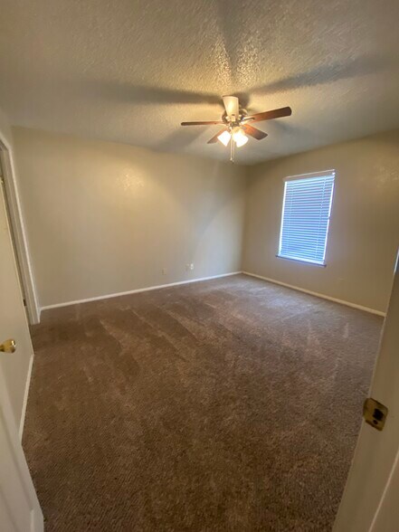 Building Photo - 830 Hardy Springs Cir