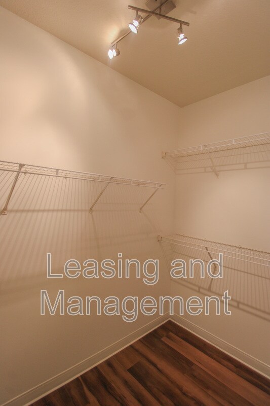 Building Photo - 1300 Park W Blvd