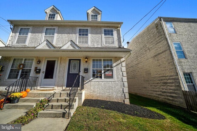 Building Photo - 24 Merion Ave