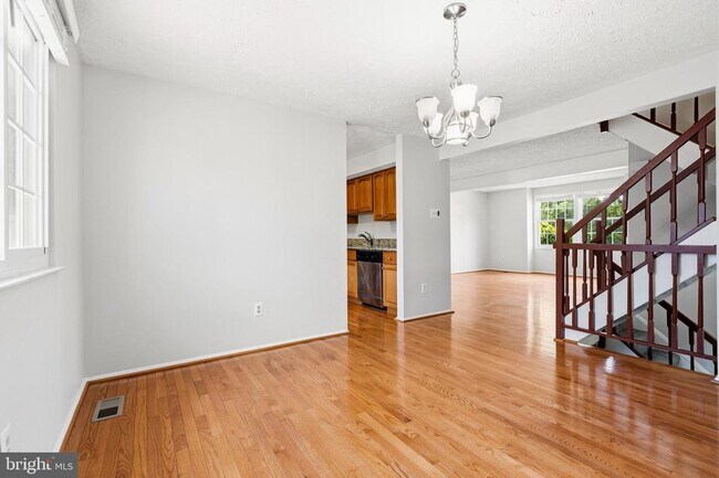 Building Photo - 4600 Brentleigh Ct