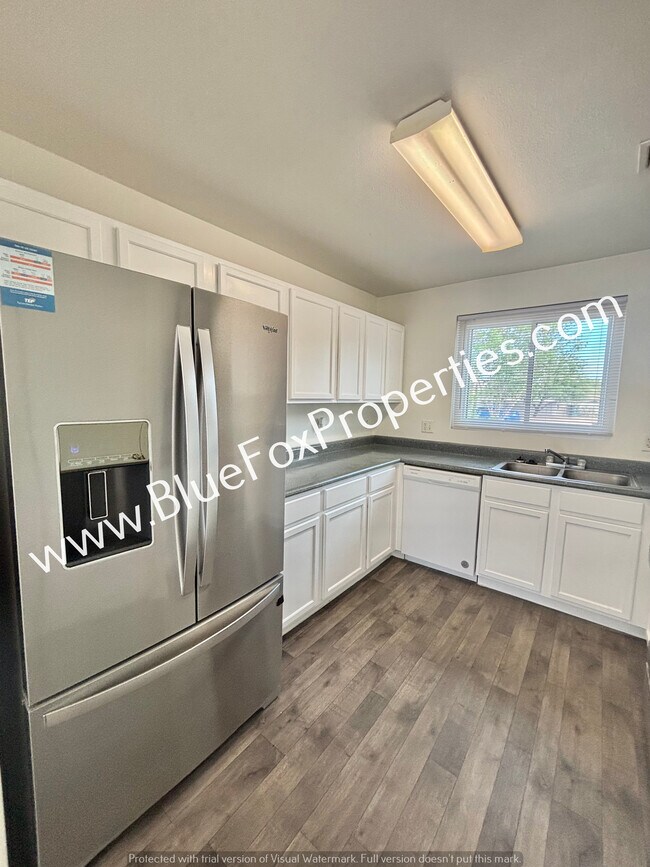 Building Photo - 6006 S Mogollon Dr