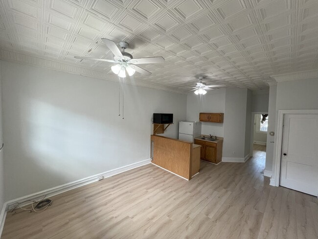 Living Area - 12 Gay St