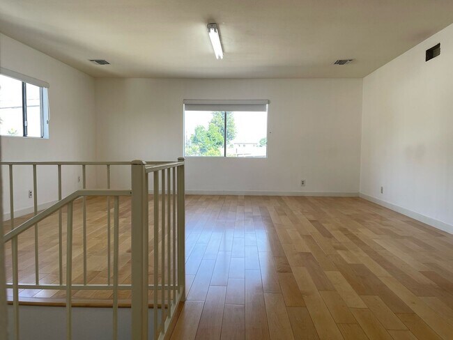 Building Photo - ARLETA