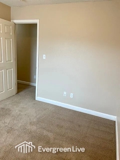 Building Photo - 37 Laiken Ct