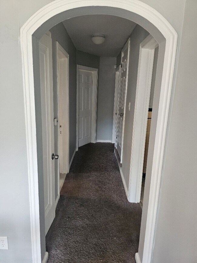 Building Photo - 10440 Nottingham Rd