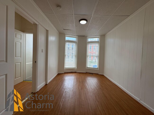 Building Photo - Rent Offers Accepted!