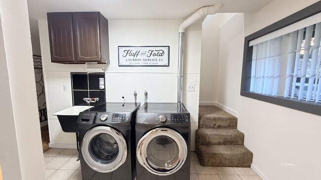 Building Photo - 26523 Pine Ave