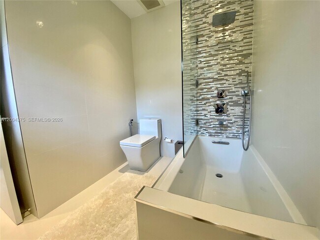 Building Photo - 265 N Shore Dr