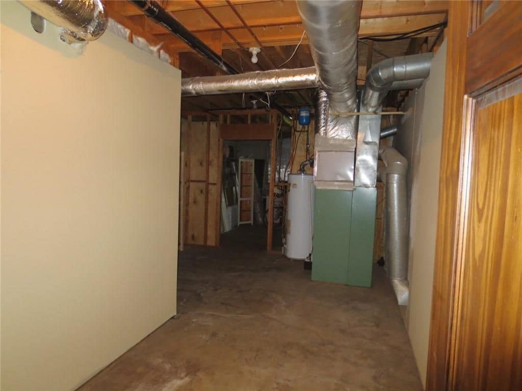 Building Photo - 220 Lantern Ridge Ct