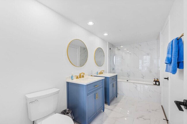 Building Photo - 485 Brickell Ave