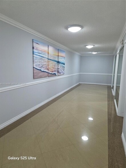 Building Photo - 3725 S Ocean Dr