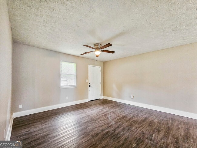 Building Photo - 3006 Stanton Rd SE