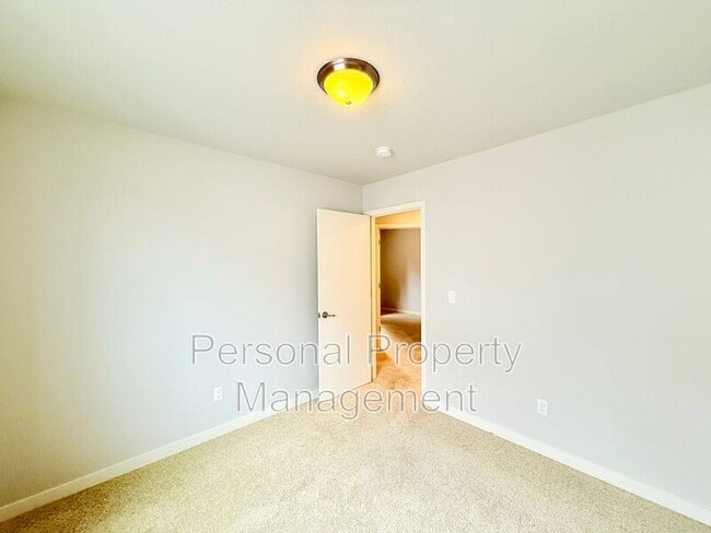 Building Photo - 3541 NE 61st Way