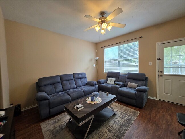 Building Photo - 3409 Victorian Manor Ln