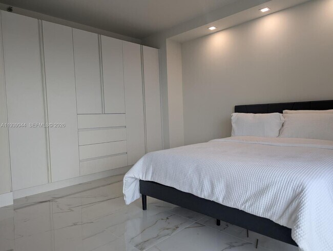 Building Photo - 19707 Turnberry Way