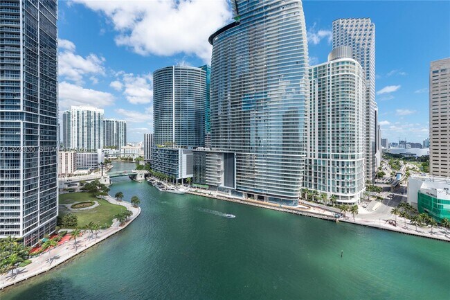 Building Photo - 901 Brickell Key Blvd