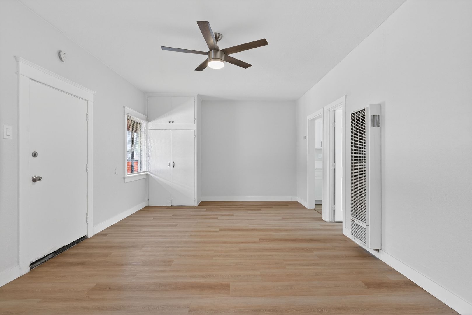 Building Photo - 915 Cherry Ave