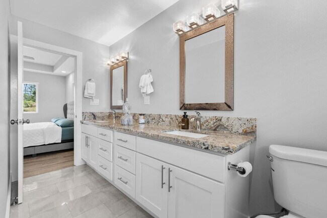 Building Photo - Move-In Ready, 3-Bedroom Fully Furnished Retreat with 3 Bathroom in Keaau Paradise!"