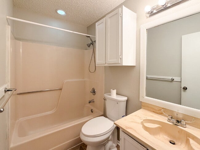 Building Photo - Charming 2 Bed, 1.5 Bath home in Keller