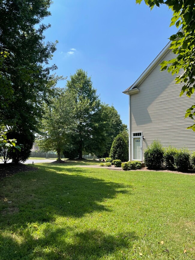 Building Photo - 407 Newport Meadows Cir