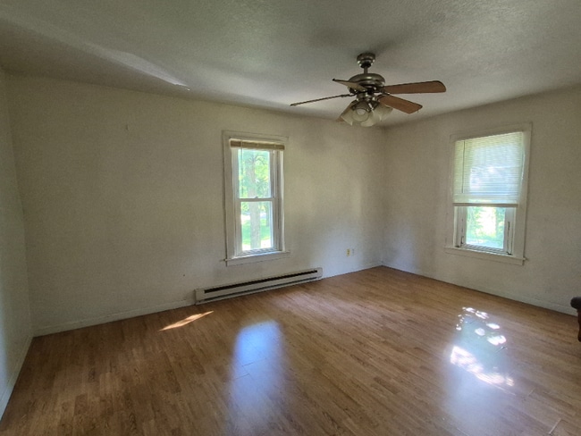 Building Photo - 4893 Cambria Rd