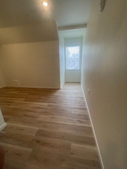 Building Photo - 4546 S Junett St