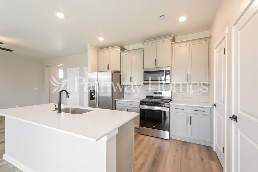 Building Photo - 9461 Yampa St