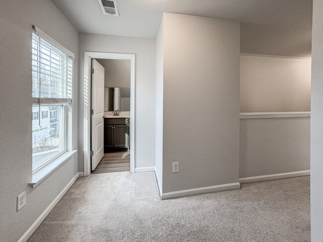 Building Photo - RENOVATED 4 BEDROOM/3 BATH IN VIRGINIA BEACH! READY FOR RENT!!