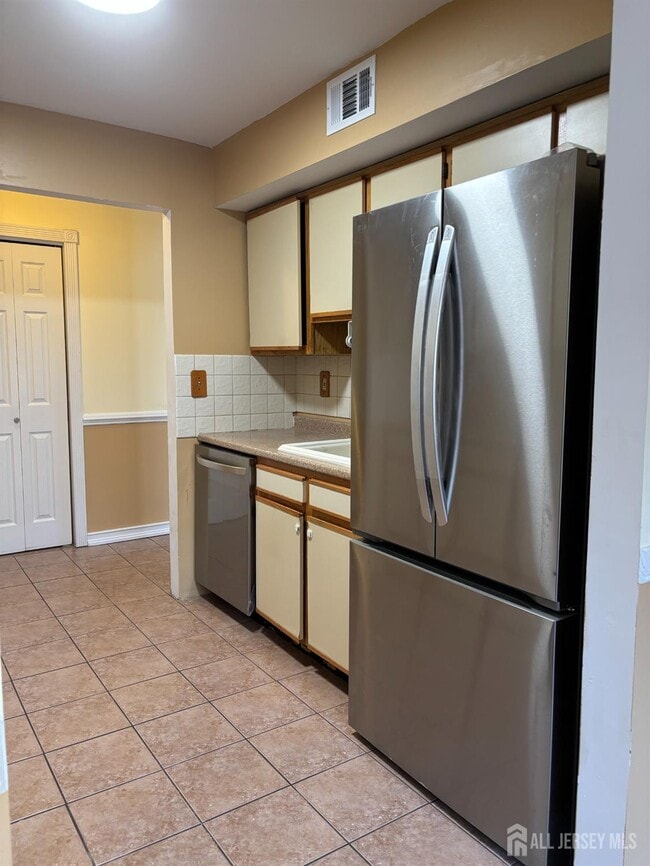 Building Photo - 98 Keystone Ct