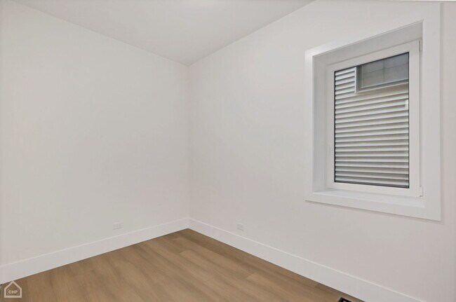 Building Photo - 2121 W Ohio St