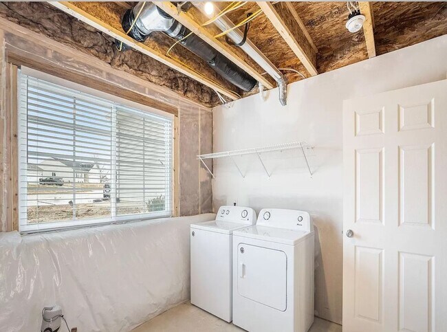 Building Photo - Beautiful family home in Fowlerville