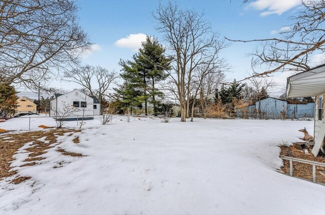 Building Photo - 24 Steinhardt Ave